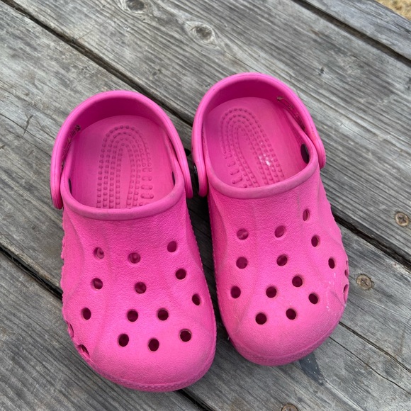 Adorable CROCS - Picture 2 of 4